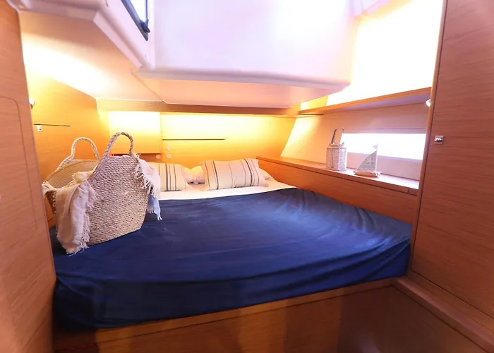 Dormire In Barca A Vela